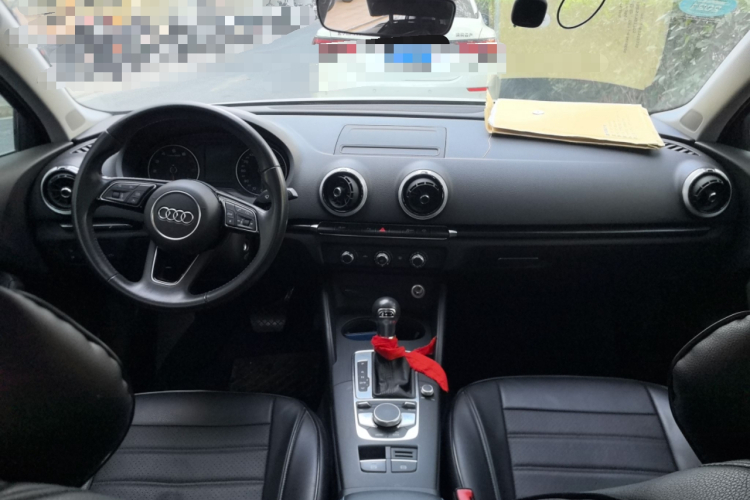 奥迪A3 2018款 30周年年型 Limousine 35 TFSI 时尚型中控内饰7002