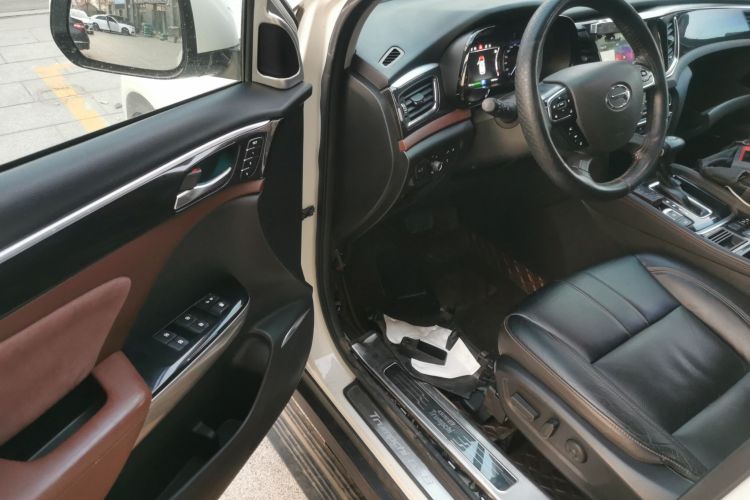 广汽传祺 传祺GS8 2017款 320T 两驱豪华智联版（七座）局部细节19