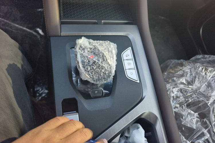 捷途X90 PLUS 2023款 改款 1.6TD DCT别墅 7座中控内饰18