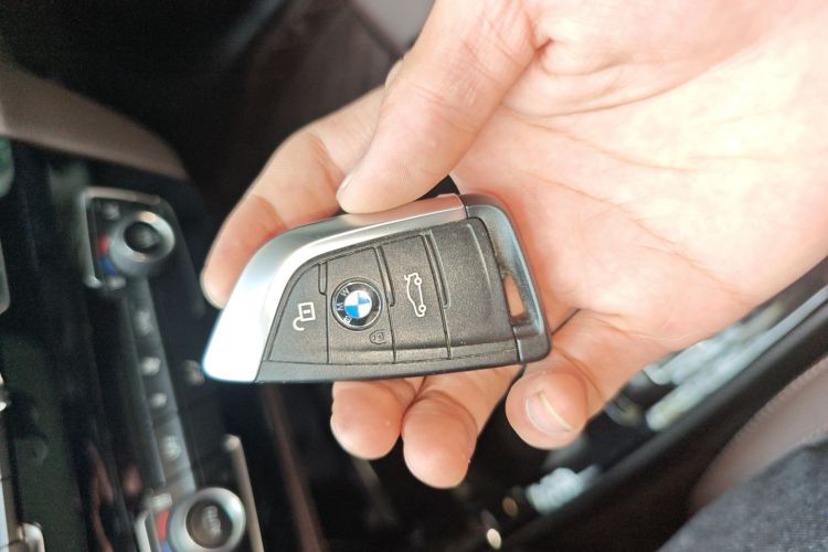 宝马X1 2020款 sDrive20Li 尊享型中控内饰11