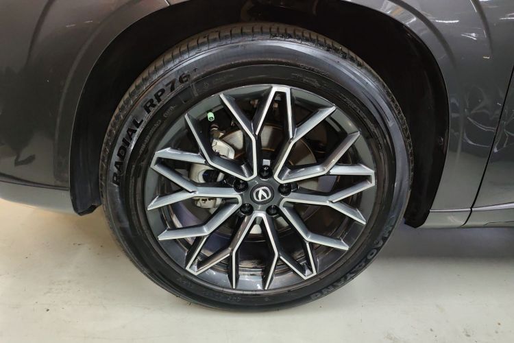 长安UNI-Z 2025款 1.5T 豪华型车身外观35