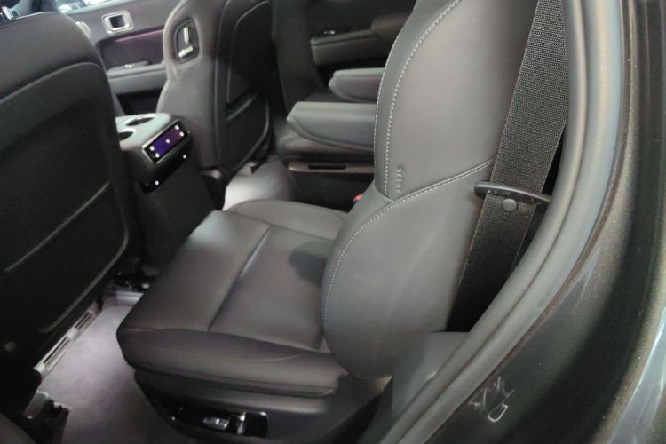 理想汽车 理想L8 2024款 Ultra中控内饰21