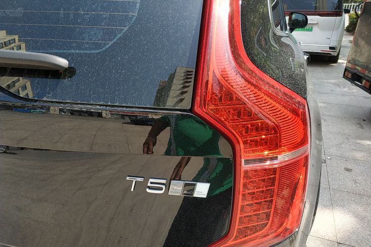 沃尔沃XC90 2019款 T5 智逸版 7座 国VI车身外观9