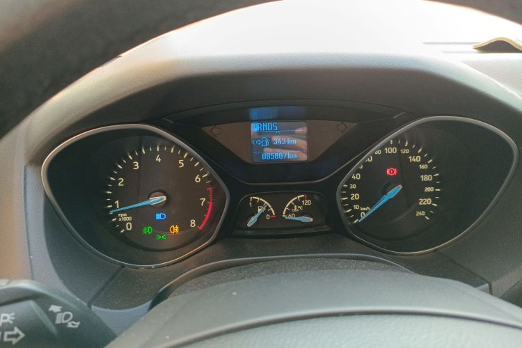 福特 福克斯 2015款 三厢 EcoBoost 125 自动超能风尚型中控内饰14