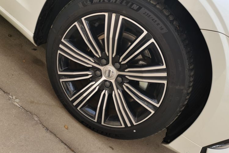 沃尔沃S60 2021款 T4 智远豪华版车身外观6007