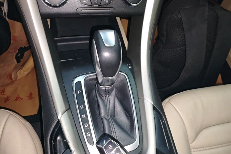 福特 蒙迪欧 2013款 2.0L GTDi200时尚型中控内饰18