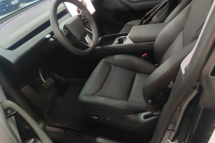 特斯拉 Model Y 2025款 后轮驱动 首发版局部细节19