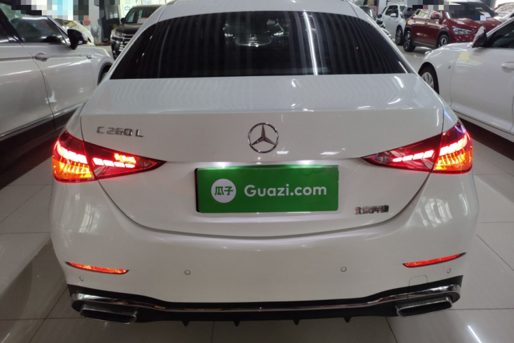 奔驰C级 2023款 改款 C 200 L 运动版车身外观6