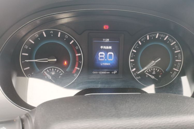 哈弗H2 2016款 红标 1.5T 自动两驱精英型中控内饰14