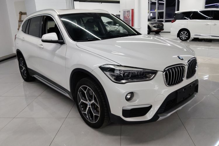 宝马X1 2018款 xDrive20Li 尊享型车身外观3