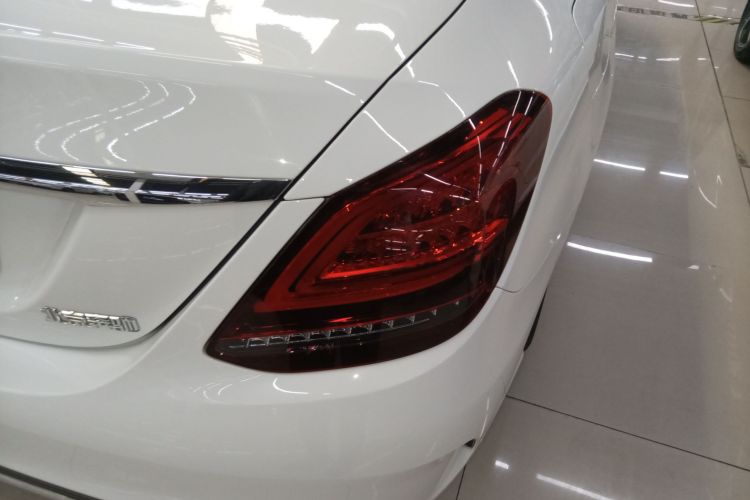 奔驰C级 2020款 C 260 L 运动版车身外观9