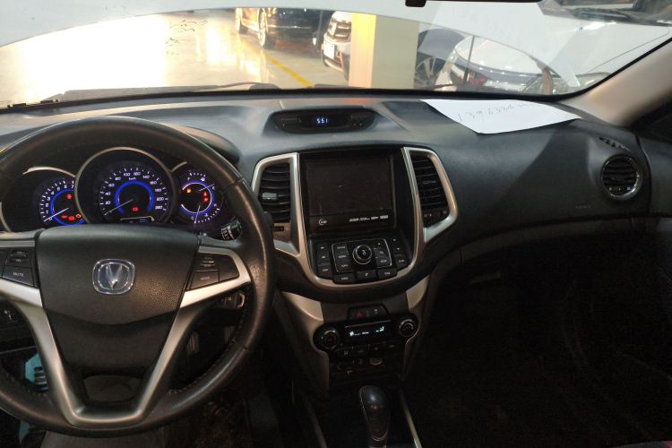 长安 逸动 2015款 1.6L 自动俊酷型 国IV中控内饰12