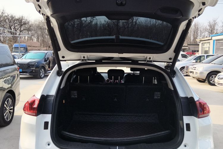 魏牌 VV5 2017款 2.0T 超豪型机舱底盘23