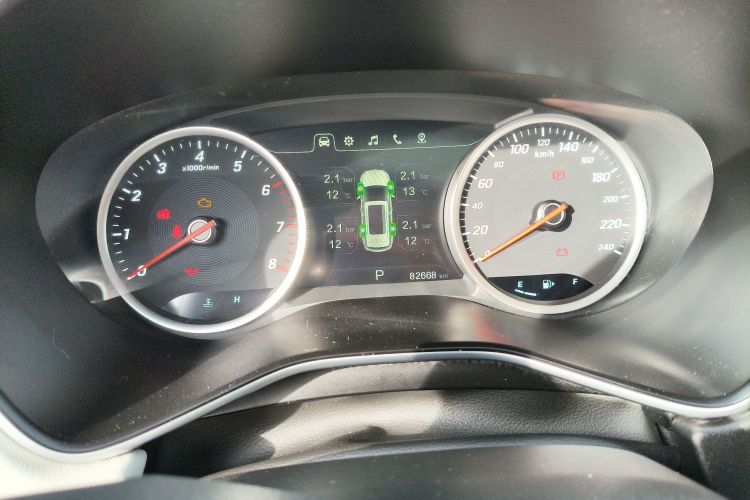 宝骏530 2018款 1.5T DCT旗舰型 国V中控内饰14