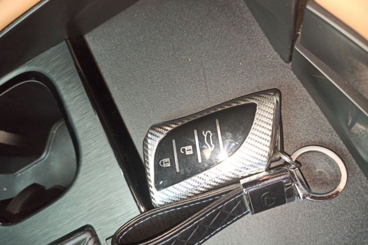 雷克萨斯ES 2023款 200 卓越版中控内饰7001