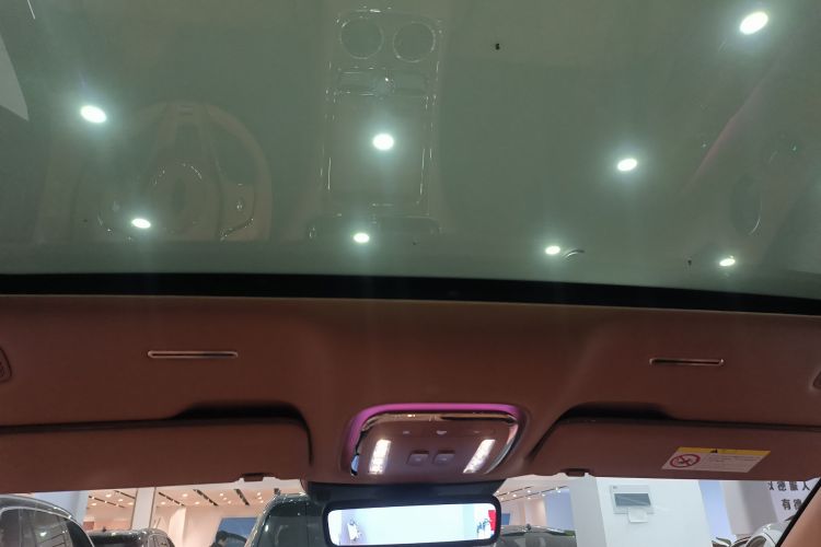 鸿蒙智行 尊界S800 2025款 增程 星辉行政版 4座局部细节22