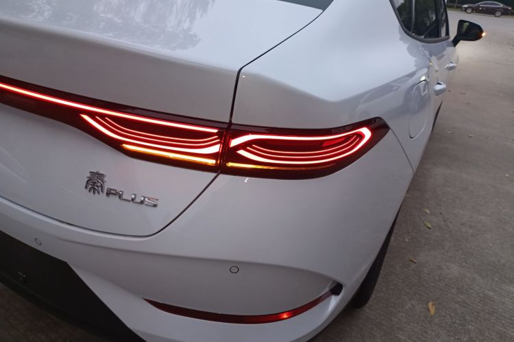 比亚迪 秦PLUS 2025款 DM-i 智驾版 55KM领先型车身外观6006