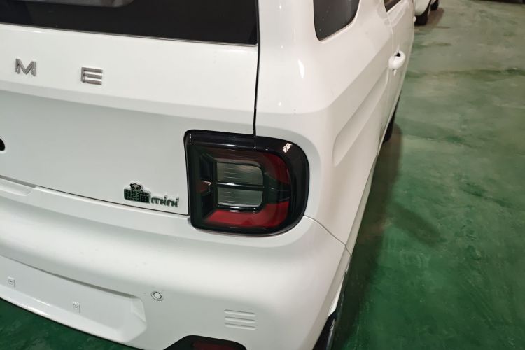 吉利银河 2024款 熊猫mini 200km 耐力熊车身外观9