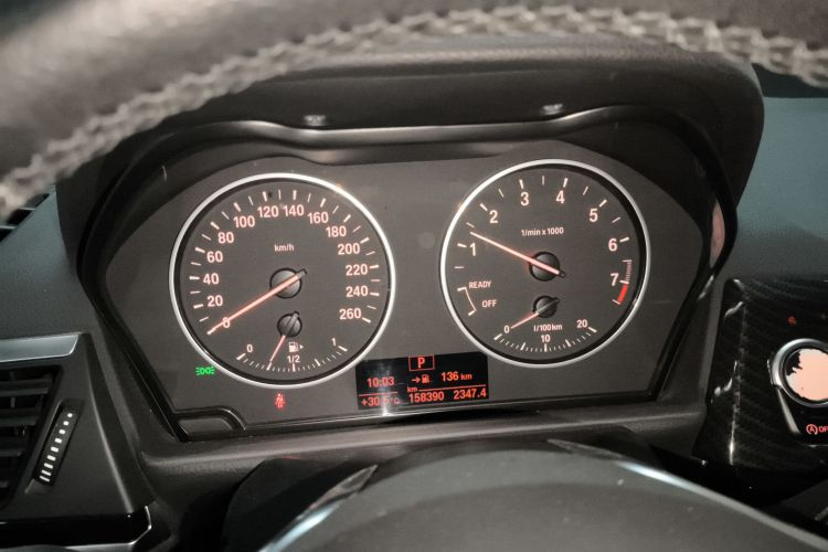 宝马1系 2017款 118i 运动型中控内饰14