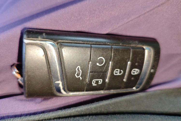 广汽传祺 传祺M8 2020款 领航款 390T 尊享版中控内饰7001