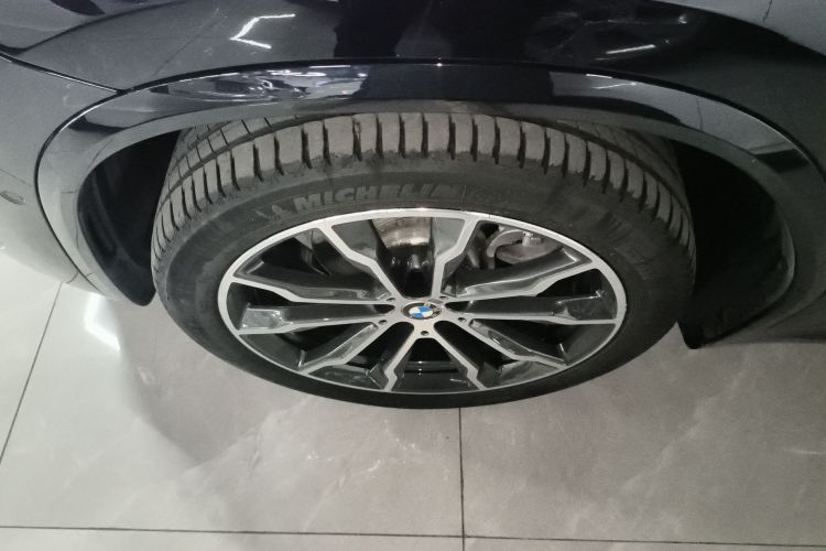 宝马X4 2022款 xDrive 25i M运动套装车身外观6007