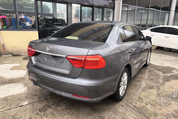 大众 朗逸 2013款 改款经典 1.6L 手动舒适版车身外观7