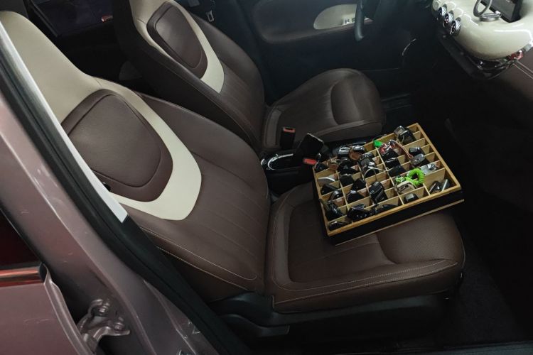 五菱汽车 五菱缤果 2023款 333km 灵犀互联款中控内饰41