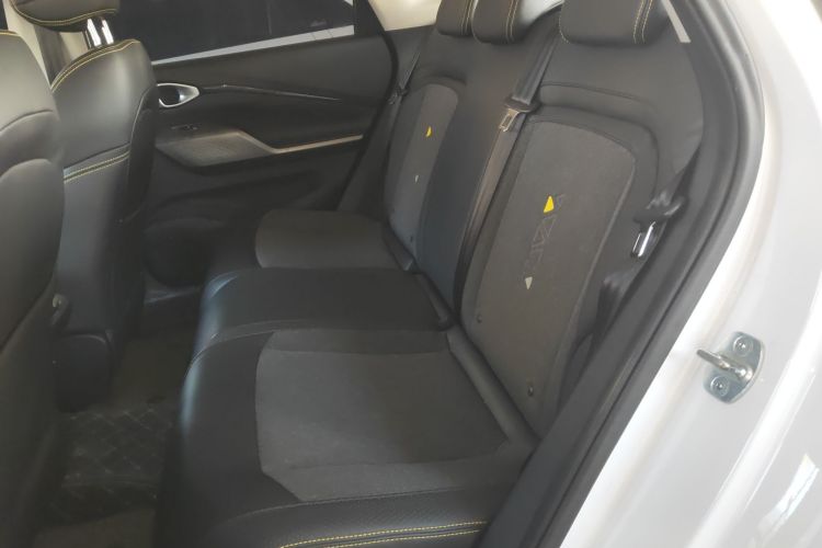 宝骏RC-5 2020款 RC-5W 1.5T CVT智耀豪华型中控内饰7004