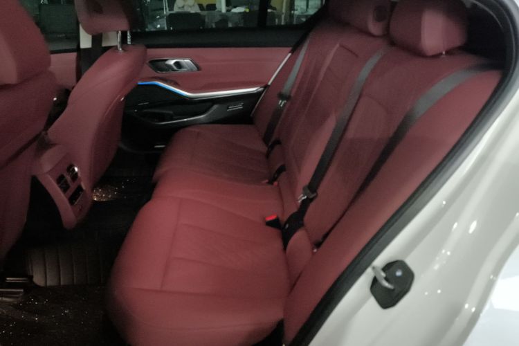 宝马3系 2024款 325Li M运动套装中控内饰21