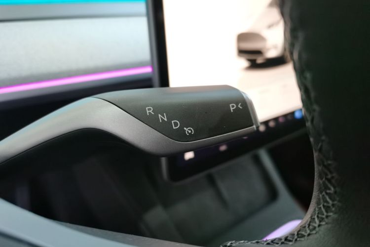 特斯拉 Model Y 2024款 后轮驱动版中控内饰18