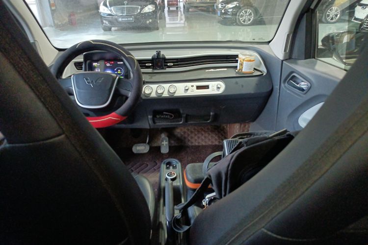 五菱汽车 宏光MINIEV 2022款 马卡龙时尚款 三元锂中控内饰7002