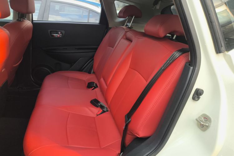 日产 逍客 2015款 2.0XL 酷火 CVT 2WD中控内饰21