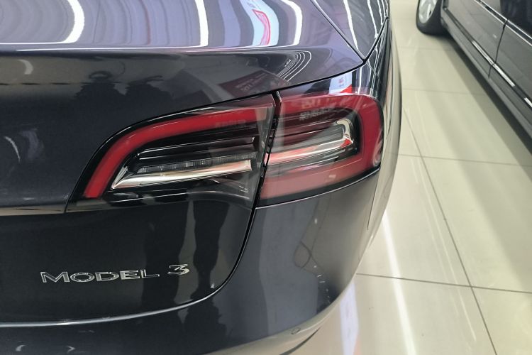 特斯拉 Model 3 2021款 标准续航后驱升级版车身外观9