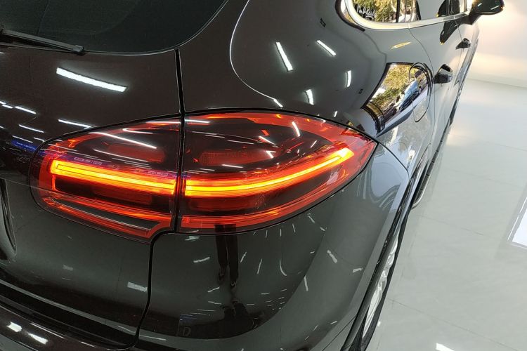 保时捷 2016款 Cayenne 3.0T车身外观9