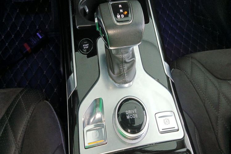 红旗HS5 2019款 2.0T 智联旗享版中控内饰18