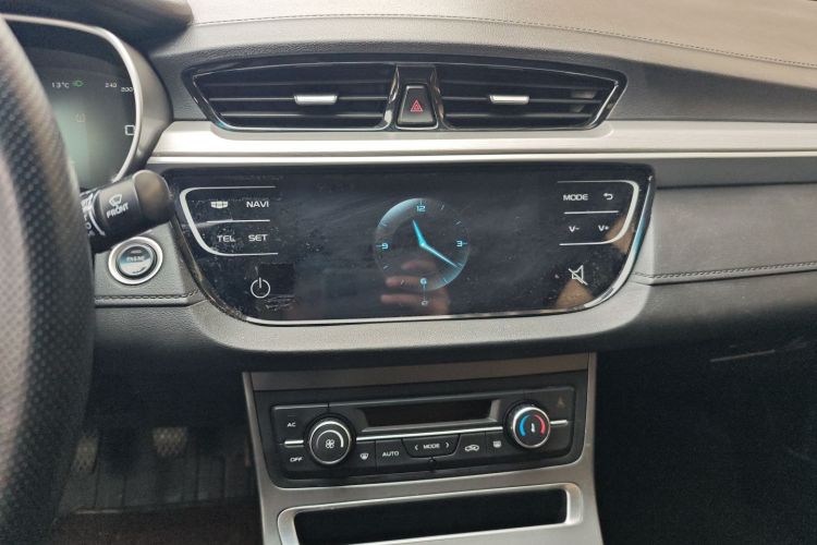 吉利汽车 帝豪 2018款 1.5L 手动向上互联版中控内饰16