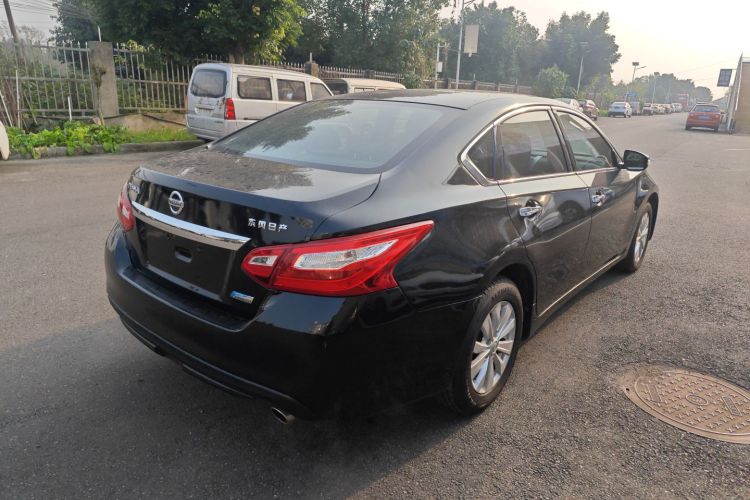 日产 天籁 2016款 改款 2.0L XL舒适版车身外观7