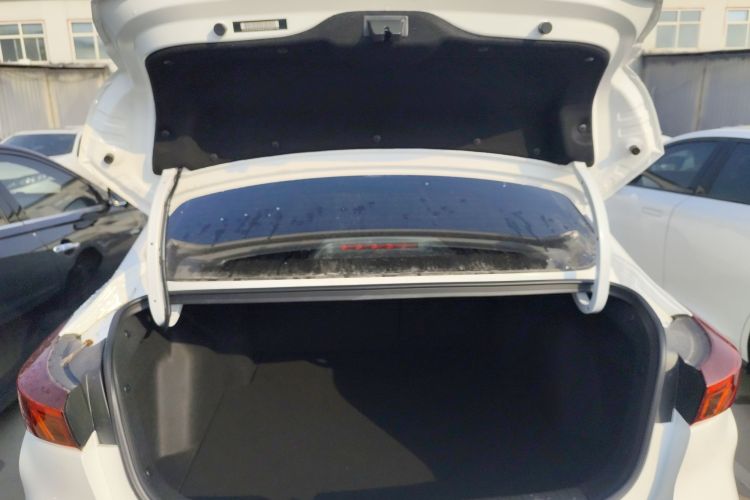 长安 逸动 2024款 PLUS 蓝鲸NE 1.4T GDI DCT高能版机舱底盘23