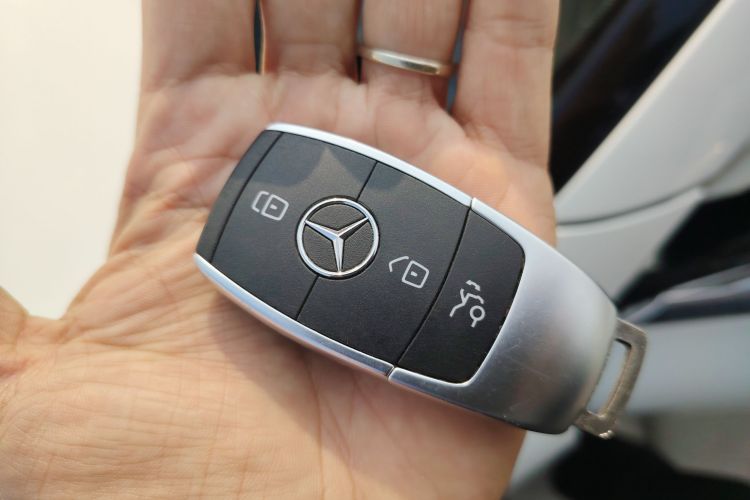 奔驰C级 2019款 C 260 L 运动版中控内饰7001