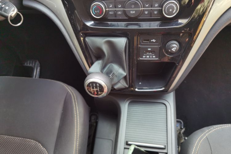 江淮瑞风 瑞风M3 2022款 1.5T 7座标准版中控内饰18