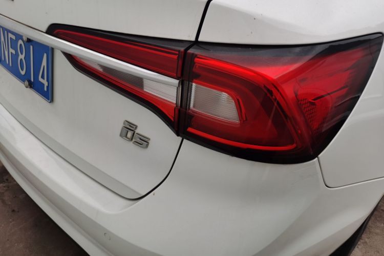 荣威i5 2020款 1.5L 自动4G互联领豪版车身外观9