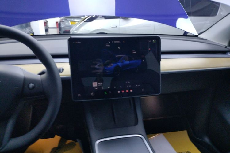 特斯拉 Model Y 2022款 长续航全轮驱动版局部细节16