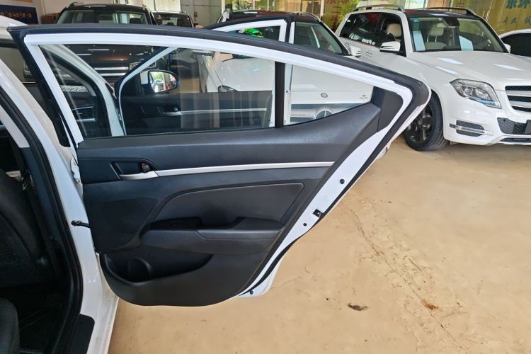 现代 领动 2019款 1.5L CVT智炫·精英型中控内饰7006