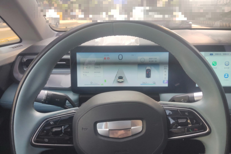 吉利几何E萤火虫 2024款 401km 萤光中控内饰14