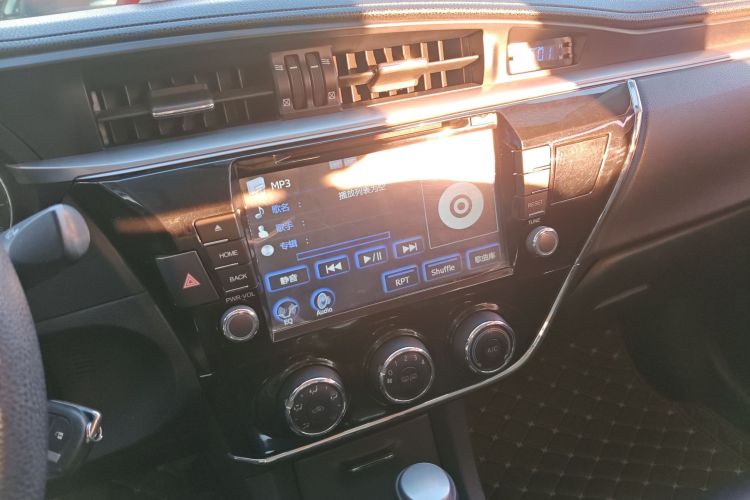丰田 卡罗拉 2014款 1.6L CVT GL中控内饰16