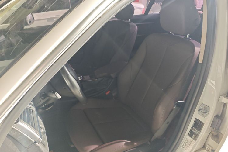 宝马3系 2019款 320Li 时尚型中控内饰19