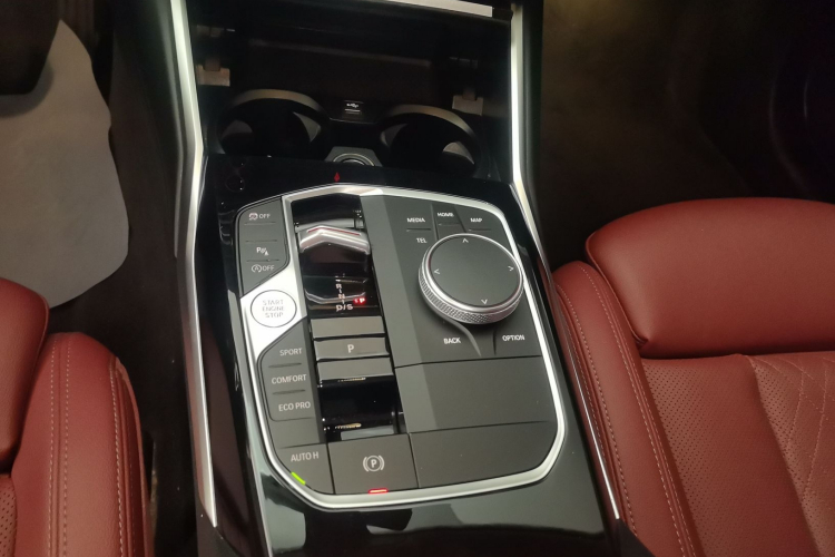 宝马3系 2023款 320Li M运动套装中控内饰18