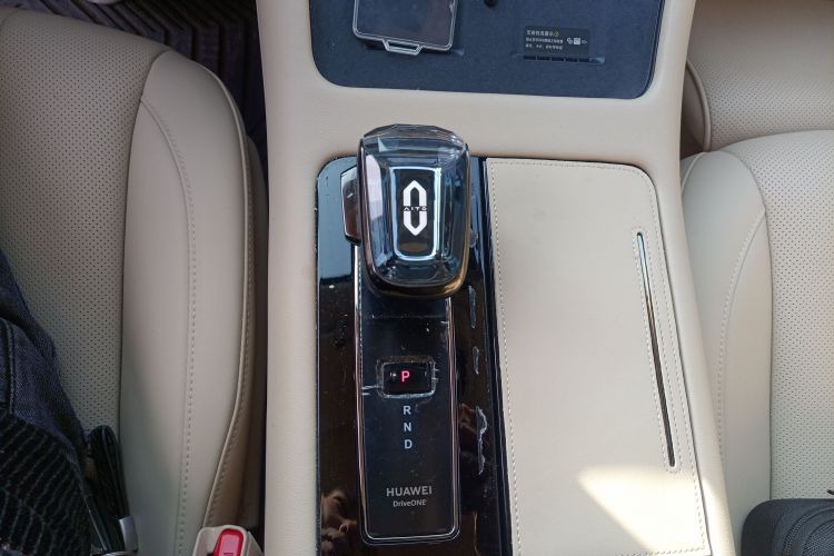 鸿蒙智行 问界M7 2024款 1.5T 后驱Plus版 5座中控内饰18