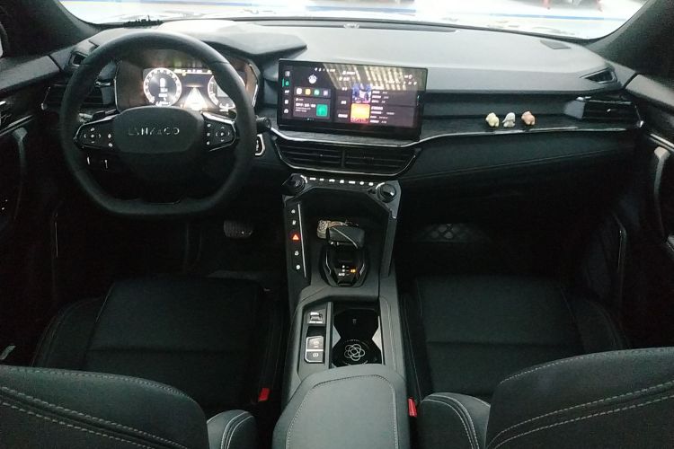 领克06 2023款 Remix 1.5T 劲Pro中控内饰12