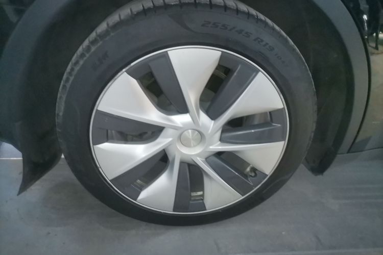 特斯拉 Model Y 2022款 后轮驱动版车身外观6008